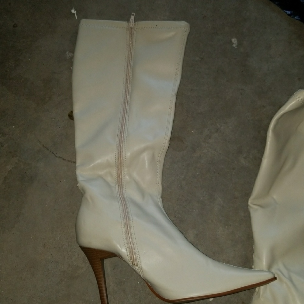 Shoes - Picture 7 of 7